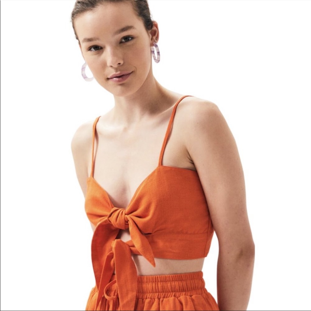 {Charlie Holiday} Morgan Linen Blend Crop Top